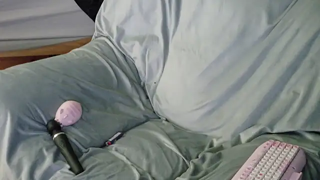 kittenkisses3 webcam