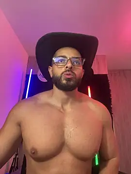 magnumchris - Magnumchris's free webcam - UK Sex Cams