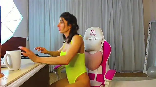 tinaflames - TinaFlames's free webcam - UK Sex Cams