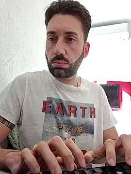 espanolmadrid94 - Espanolmadrid94's free webcam - UK Sex Cams