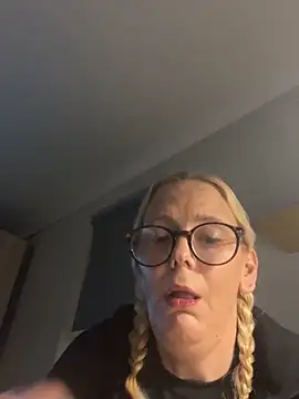 Amelie_BlondeXX webcam