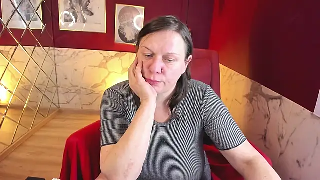 KellyPerfection webcam