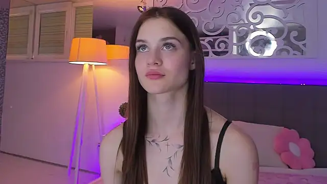 luisaclover - LuisaClover's free webcam - UK Sex Cams