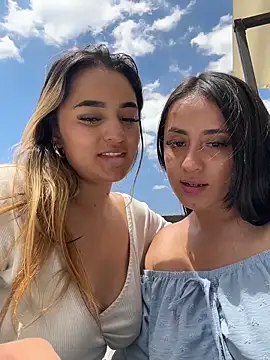 Antonella_Juliet... Live Webcam on Stripchat