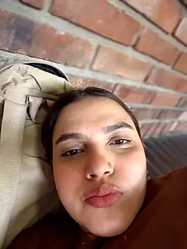 Webcam Model (Colibri_xxx)  is live.Free join now!