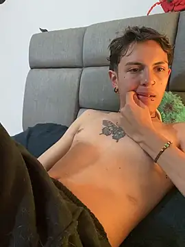 NaytonFreeman webcam