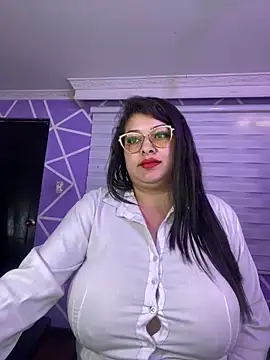 miiaajoness - MiiaaJoness's free webcam - UK Sex Cams