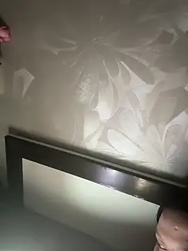 SunnyLeila2101 webcam