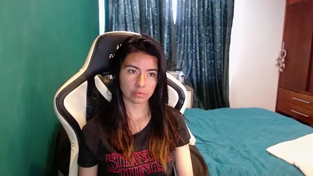 alice_middlee webcam