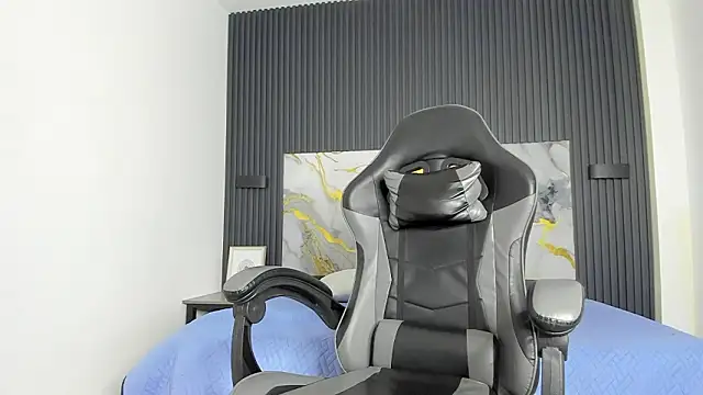 Dark_Desiree18 webcam