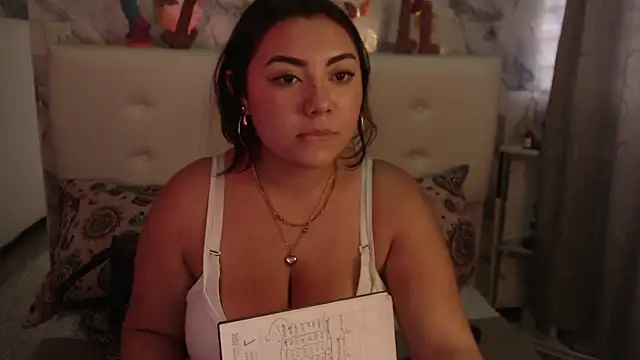 Nicolelewllss webcam