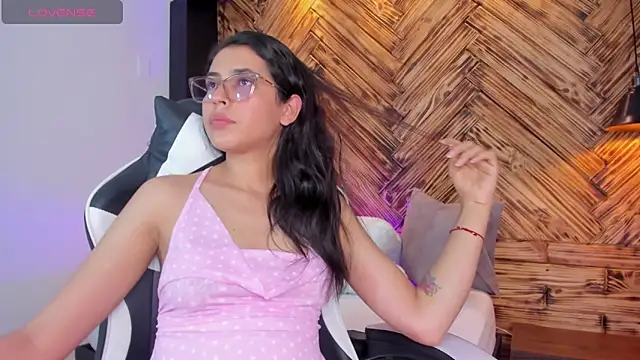 desireee_ webcam stripchat model stream image