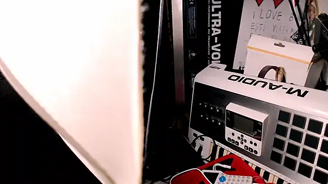 AMOURSWEET2025 webcam