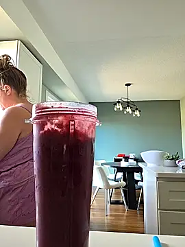 Webcam Model (julimonroe)  is live.Free join now!