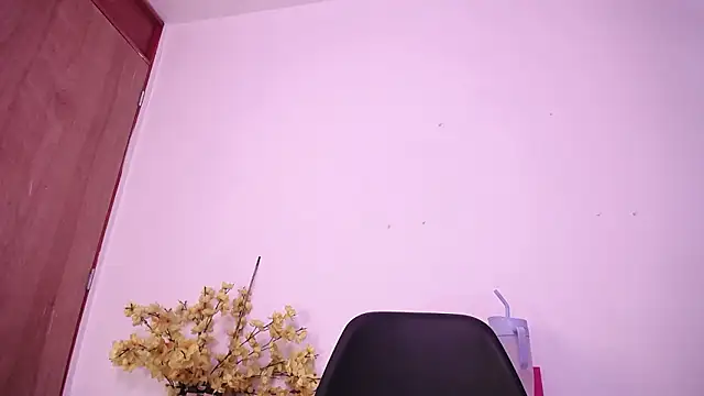 nicol_love0 - Nicol_Love0's free webcam - UK Sex Cams