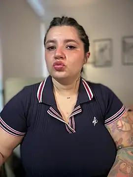 horny_roomiess webcam