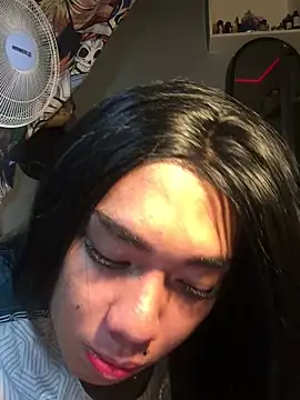 Makemefallinlove webcam