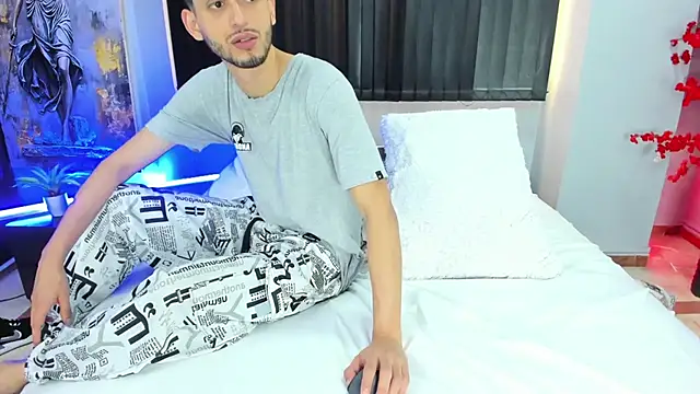 dracke_and_zara webcam