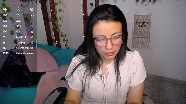 QueenRose94 webcam