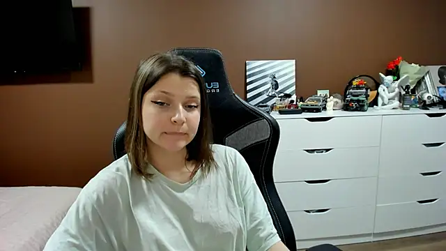 SoniNesti live sex cam