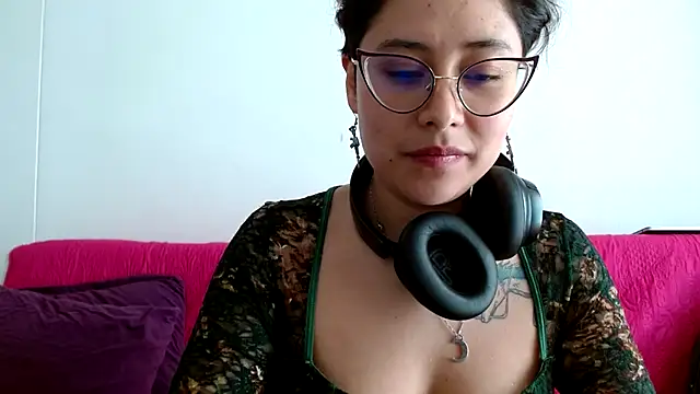 Juliexxxxtasy webcam