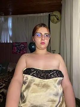 coravibes - CoraVibes's free webcam