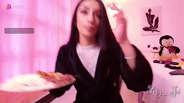 Lucyanajoi webcam