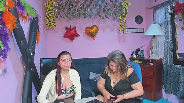 lesbiancuple webcam