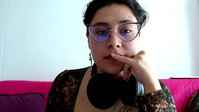 Juliexxxxtasy webcam