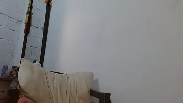 Larry-n-clouds webcam