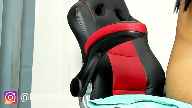 Kloe-squirts webcam