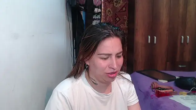 layanafuckass webcam