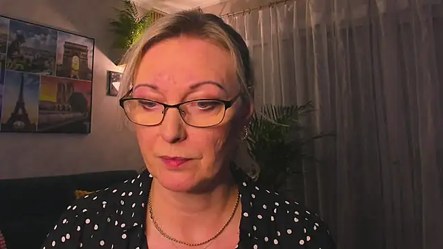 vanessa_chat - Vanessa_chat's free webcam - UK Sex Cams