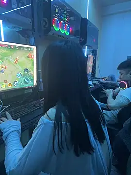 美女TTbeibei178在线直播