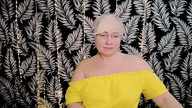 Olivia_playful webcam