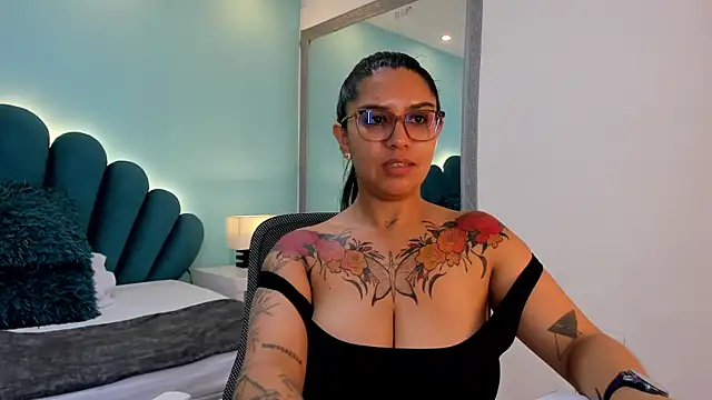 sharlott18 - Sharlott18's free webcam - UK Sex Cams