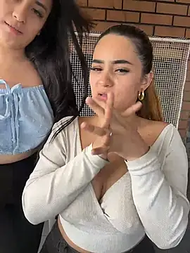 Antonella_Julieta webcam