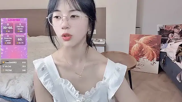 美女-ruoruo-在线直播