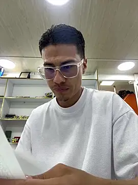 Latin_Paisa_Boy webcam