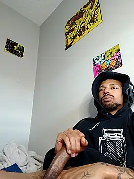 BigPrettyDick777 webcam