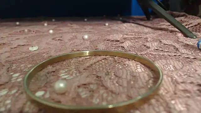 elza_blonde - Elza_Blonde's free webcam - UK Sex Cams