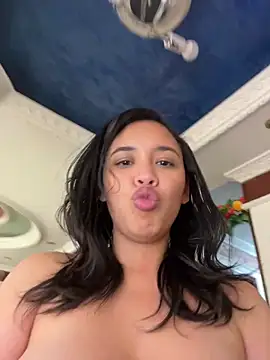 Esmerald_1111 webcam