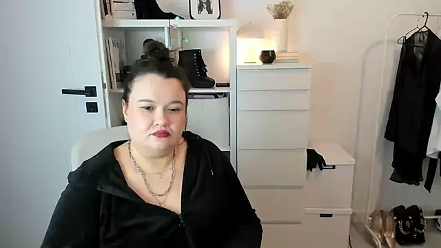 HollyDanceSoul webcam