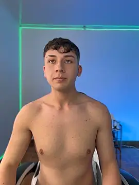 oliver_kyy - Oliver_kyy's free webcam - UK Sex Cams