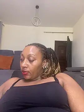 freakybbw_001 (Ask my age) - tippers request