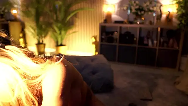 missemadivine - MissEmaDivine's free webcam