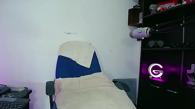 aronsmith69 - Aronsmith69's free webcam - UK Sex Cams