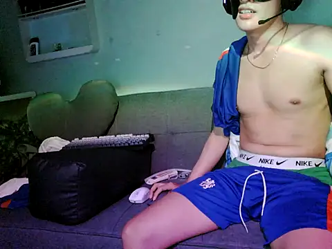 boyhigh1997 live sex cam