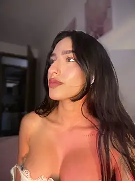 dulcelenns (F young) - Naked living room (open window)