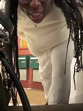 nanaisbackk live sex cam